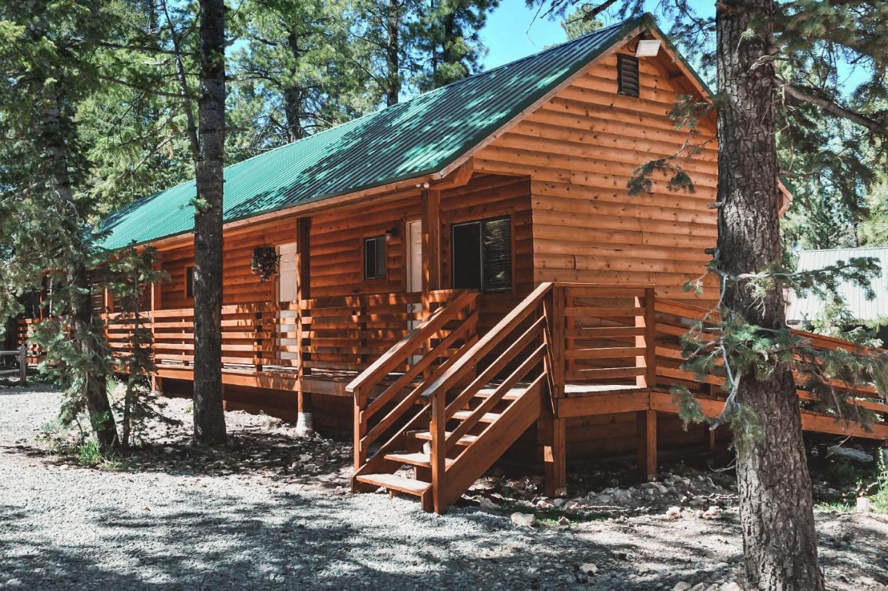 Pinewoods Resort And Rv Park Duck Creek Village Exterior foto