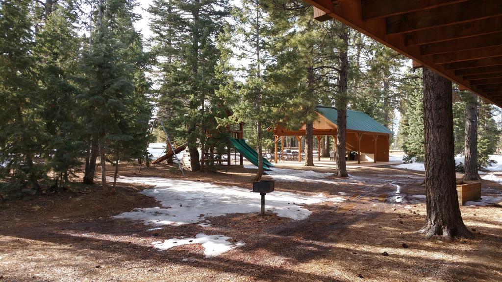 Pinewoods Resort And Rv Park Duck Creek Village Habitación foto